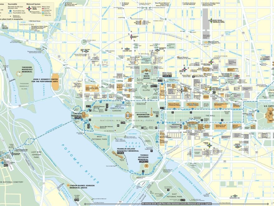 Wall Map Of Washington DC Capitol Museums And National Mall 21 X 34 Inch Image Amazon ca Home